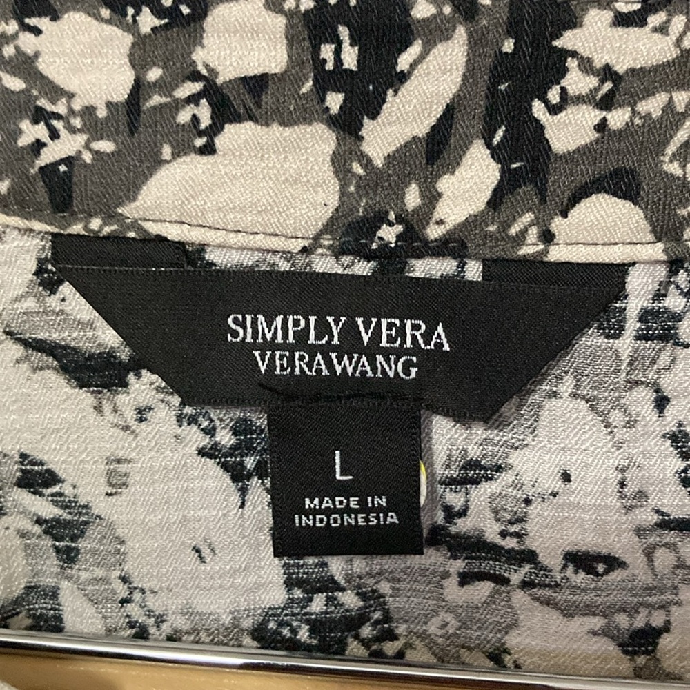 Simply Vera Size Large dress. Black and beige print. New with tags. - Picture 2 of 4